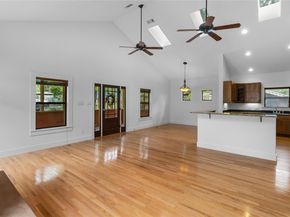 2105 Brackenridge ST, Austin TX 78704
