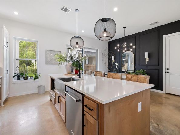 5701 Tura LN 1, Austin TX 78721
