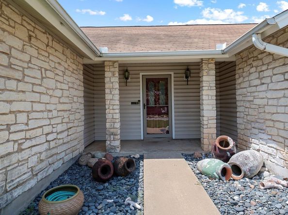 1011 Ramble Creek DR, Pflugerville TX 78660