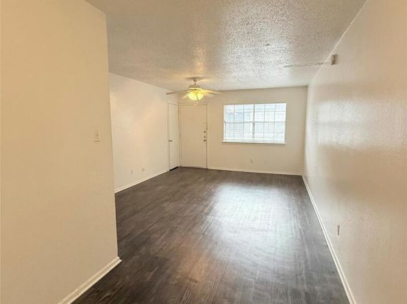2704 Salado ST 207, Austin TX 78705