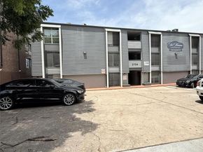 2704 Salado ST 207, Austin TX 78705