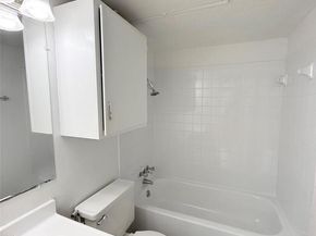 2704 Salado ST 207, Austin TX 78705
