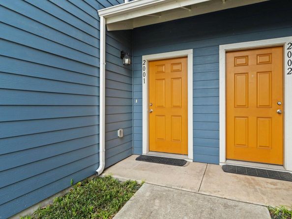 516 E. Slaughter LN 2001, Austin TX 78744