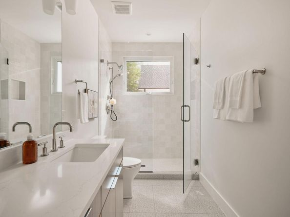 1215 Fort Branch BLVD 2, Austin TX 78721