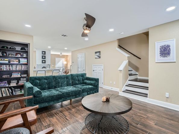 6900 E Riverside DR 6, Austin TX 78741