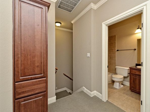 1402 Parker LN, Austin TX 78741