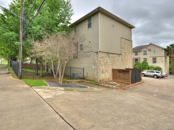 1402 Parker LN, Austin TX 78741