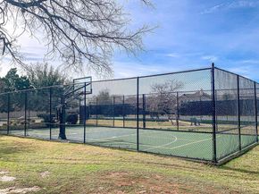 208 Kettleman LN N, Austin TX 78717