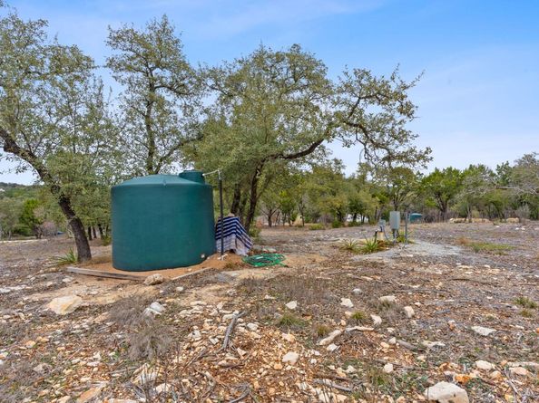 8023 Lakeview ST, Volente TX 78641