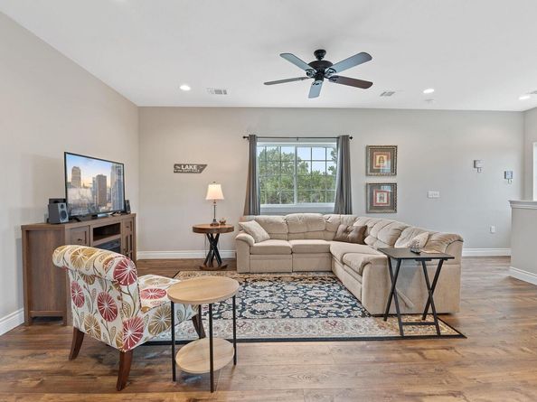 8023 Lakeview ST, Volente TX 78641