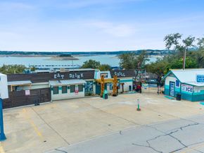 8023 Lakeview ST, Volente TX 78641