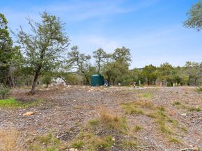 8023 Lakeview ST, Volente TX 78641