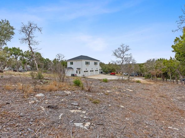 8023 Lakeview ST, Volente TX 78641