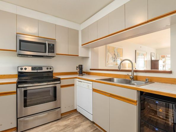 1201 Brickyard Way 205, Richmond CA 94801