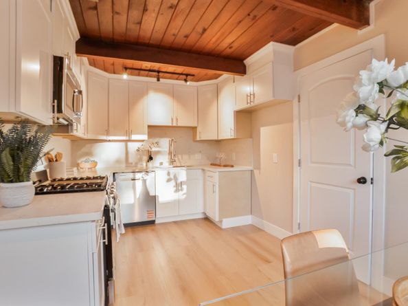 Undisclosed Address #325102411, San Pablo CA 94806