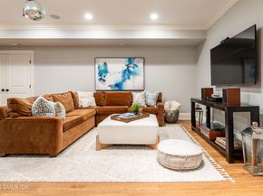 15 Field Road, Riverside CT 06878