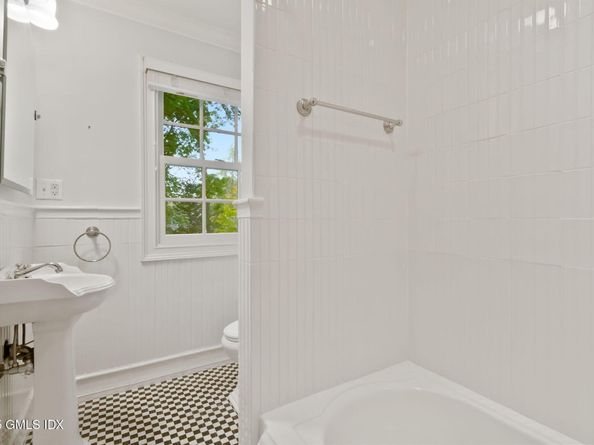 44 Indian Head Road, Riverside CT 06878