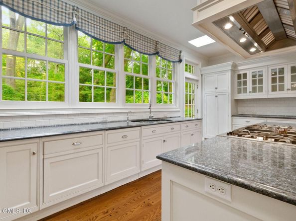44 Indian Head Road, Riverside CT 06878