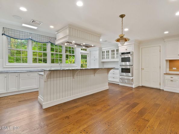 44 Indian Head Road, Riverside CT 06878