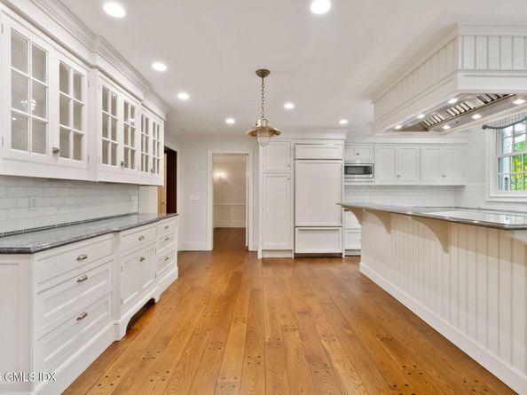44 Indian Head Road, Riverside CT 06878