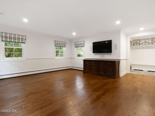 44 Indian Head Road, Riverside CT 06878
