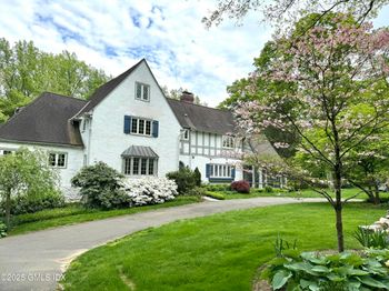 121 Round Hill Road