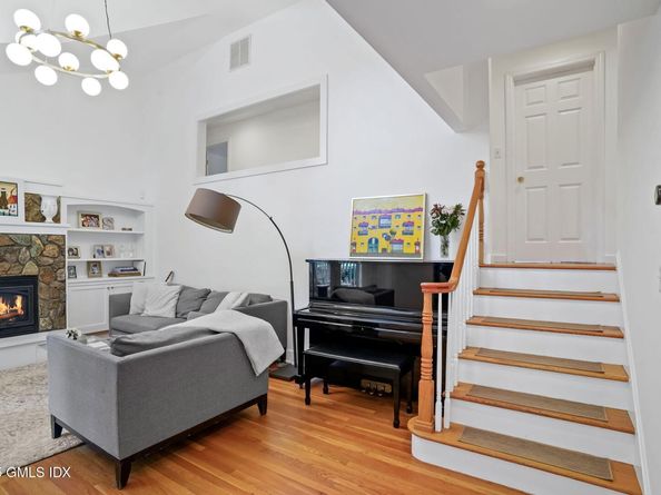 2 Midbrook Lane, Old Greenwich CT 06870