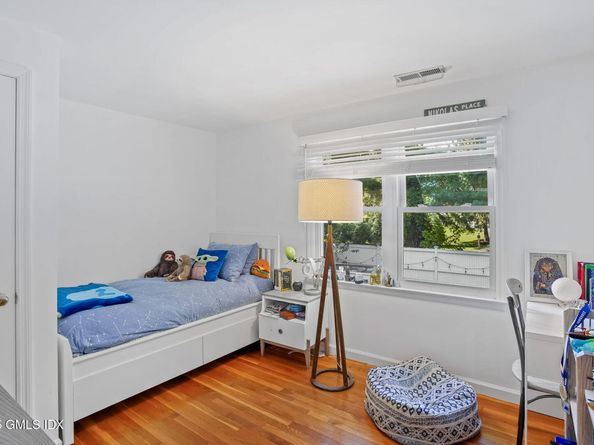 2 Midbrook Lane, Old Greenwich CT 06870