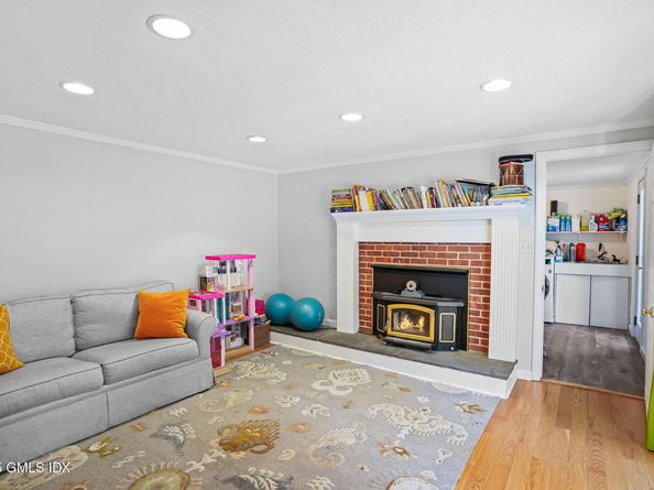 2 Midbrook Lane, Old Greenwich CT 06870