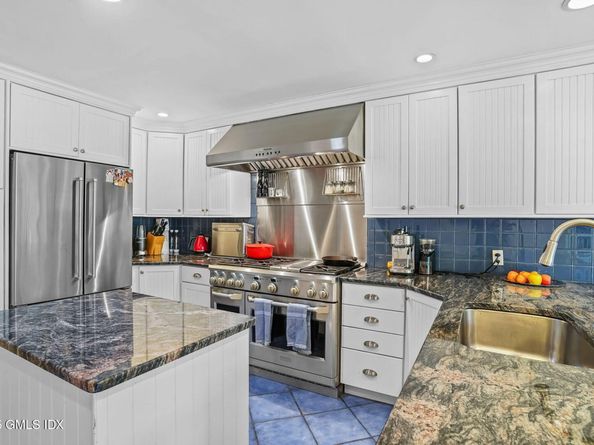 2 Midbrook Lane, Old Greenwich CT 06870