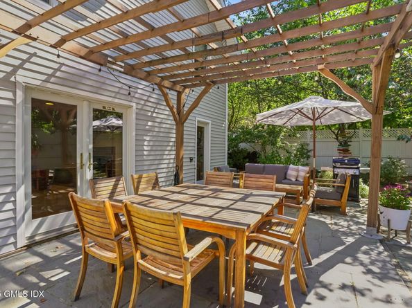 2 Midbrook Lane, Old Greenwich CT 06870