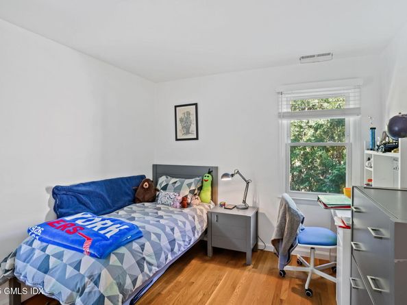 2 Midbrook Lane, Old Greenwich CT 06870