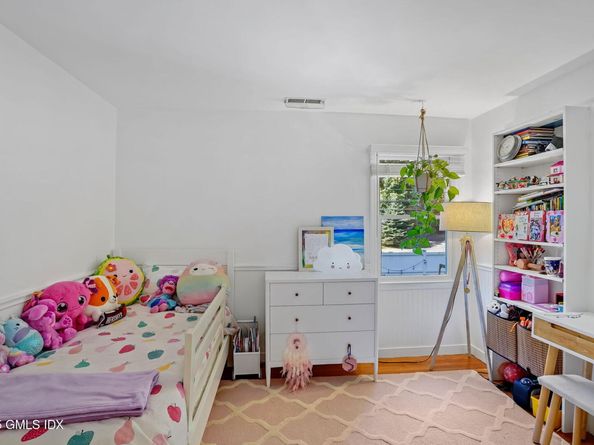 2 Midbrook Lane, Old Greenwich CT 06870