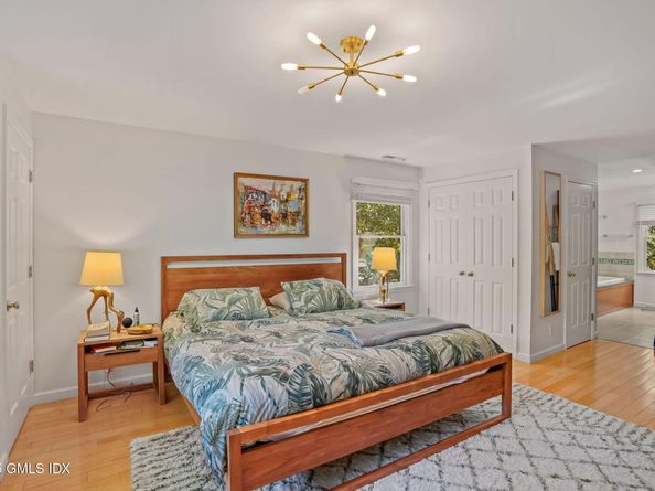 2 Midbrook Lane, Old Greenwich CT 06870