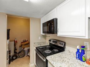 9501 Windswept Lane 9501, Houston TX 77063