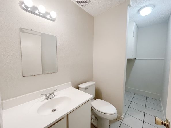 12023 Greenwood Forest Drive B, Houston TX 77066