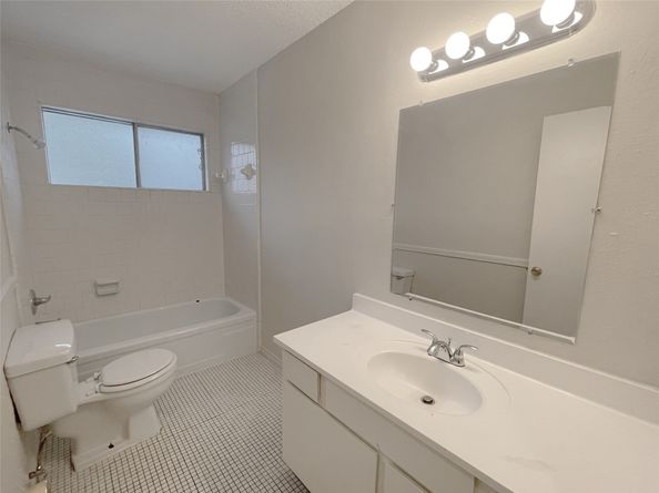 12023 Greenwood Forest Drive B, Houston TX 77066