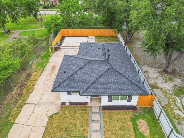 5115 Clay Street, Houston TX 77023