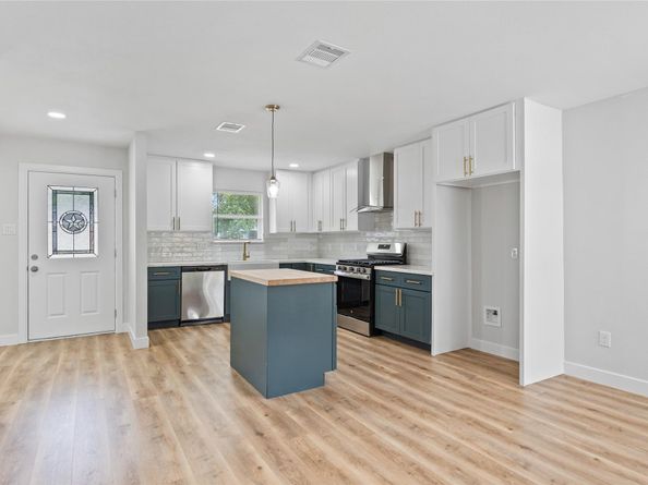 5115 Clay Street, Houston TX 77023