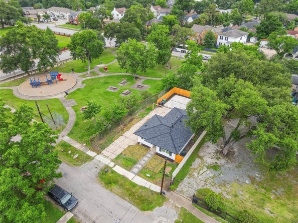 5115 Clay Street, Houston TX 77023
