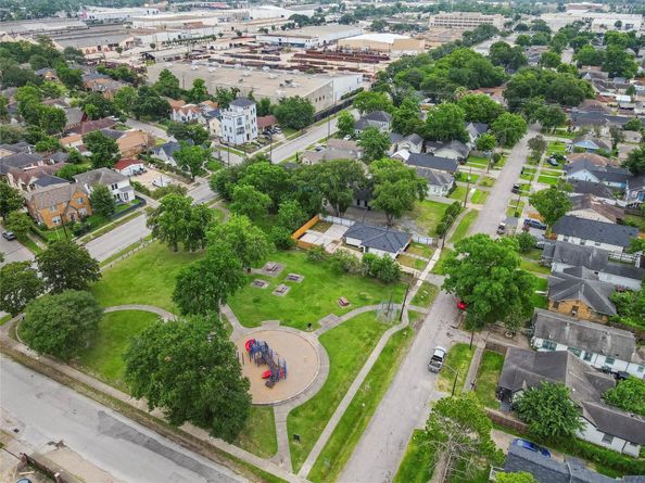 5115 Clay Street, Houston TX 77023