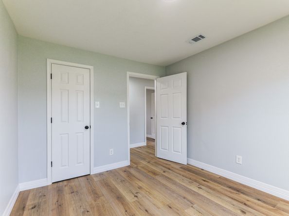 4814 Caplin St, Houston TX 77026