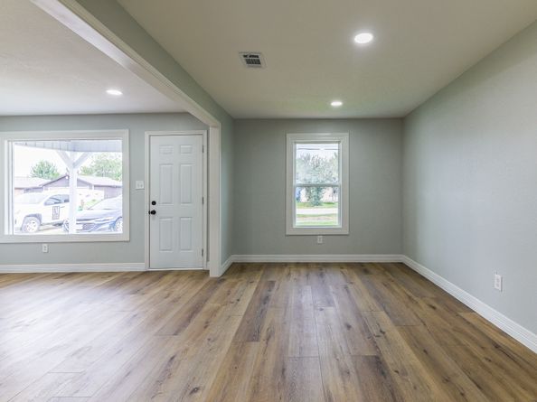 4814 Caplin St, Houston TX 77026