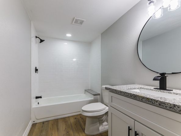 4814 Caplin St, Houston TX 77026