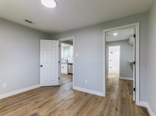4814 Caplin St, Houston TX 77026