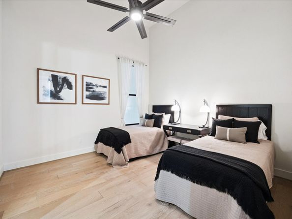 11 River Circle, Houston TX 77063