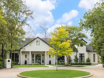 11 River Circle