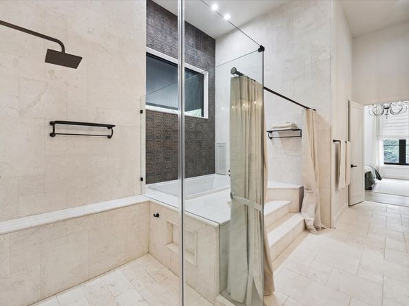 11 River Circle, Houston TX 77063