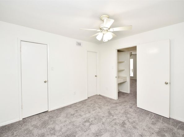 2626 Holly Hall Street 401, Houston TX 77054