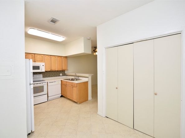 2626 Holly Hall Street 401, Houston TX 77054